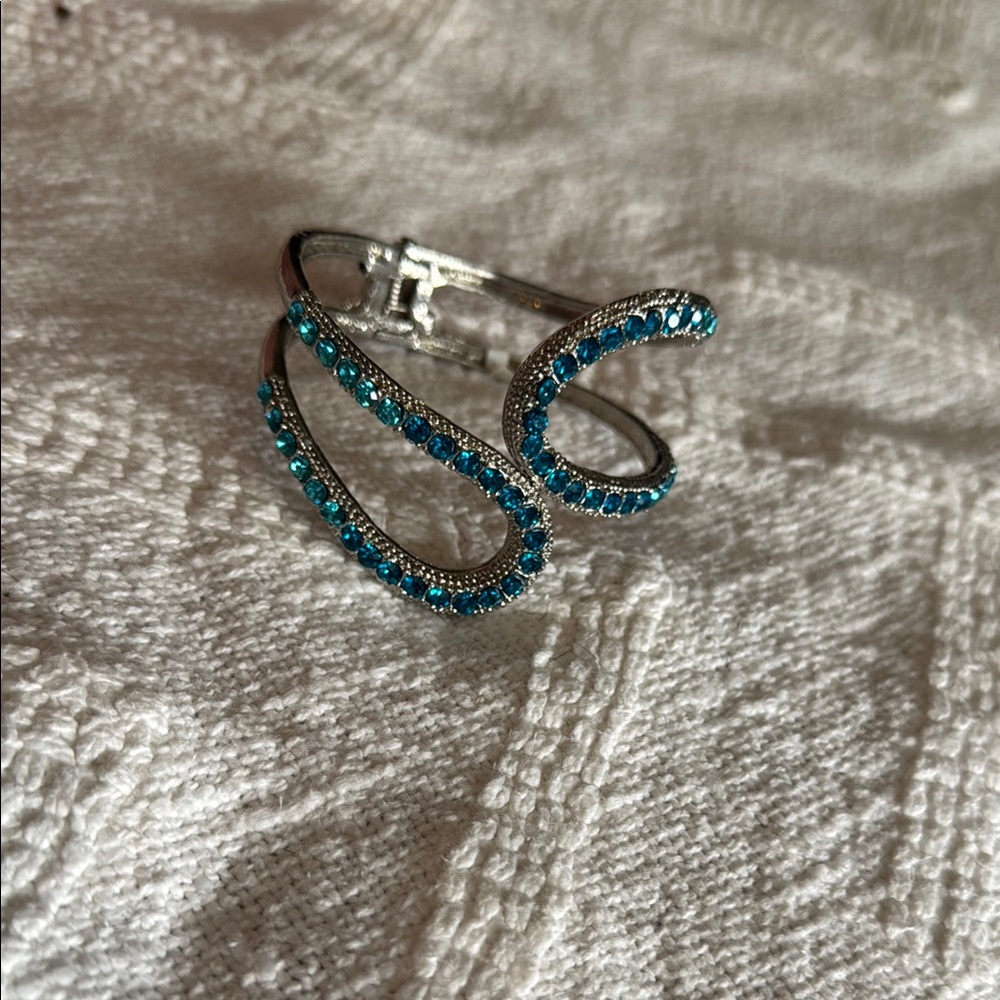 Elegant Silver and Blue Women Bracelet